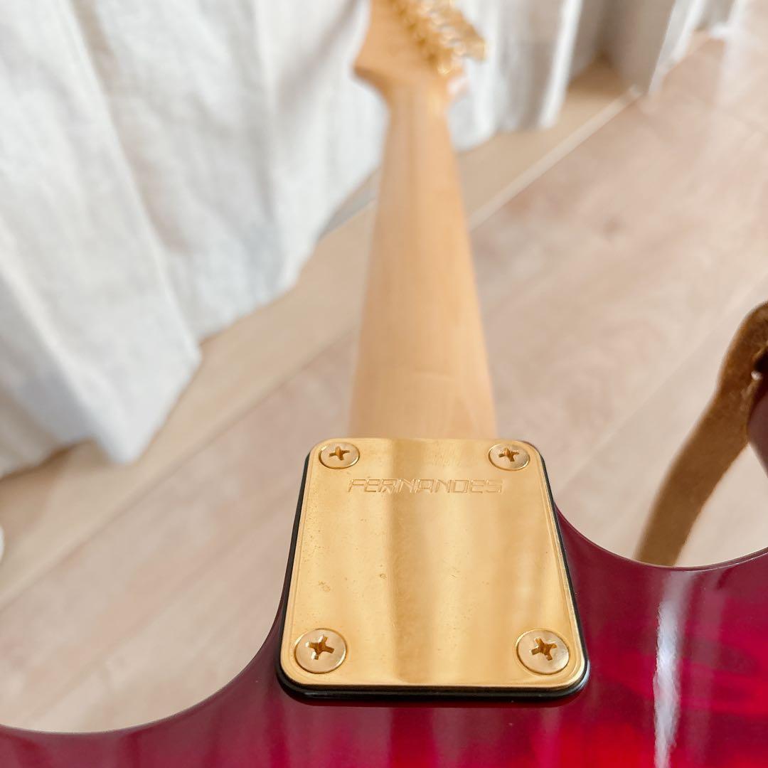 FERNANDES FA-10 エレキギター アーム付 説明書・ストラップ付