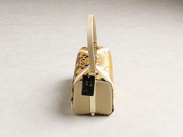 【新品】草履バッグセット フリーサイズ 古典柄 帯地 黒&ゴールド　01895