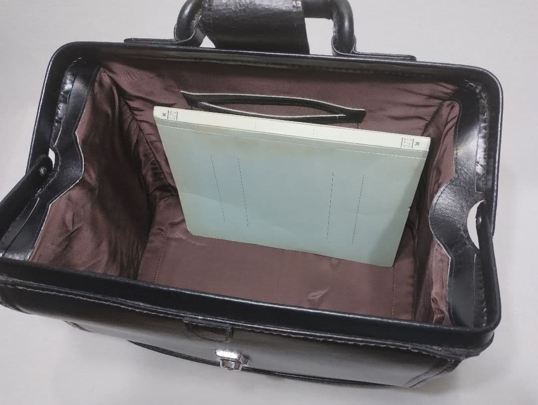 ドクターバッグ　ダレスバッグ　年代もののアンティークバッグ（再掲）