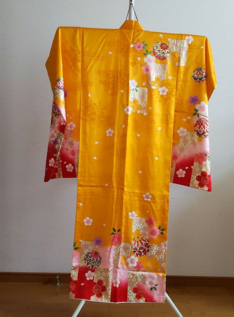 七五三　7歳女の子　黄•赤色着物　作り帯　その他フルセット