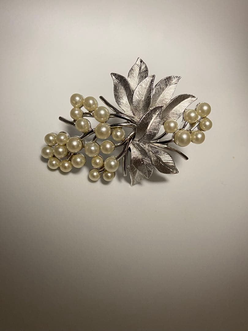 lotuscloud2025⭐️TRIFARI トリファリ ヴィンテージブローチ