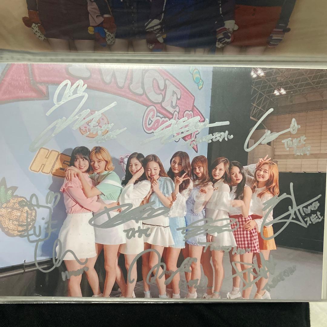 TWICE サイン入り写真 コンサートオフショット　2Lサイズ TWICE サイン入り写真 コンサートオフショット 2Lサイズ-【お気にいる】