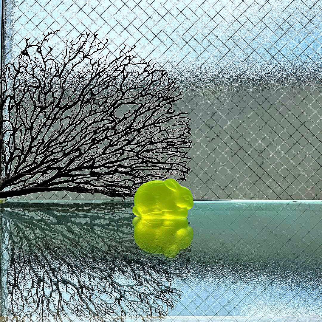 骨董時代ガラスプレス磨りガラス兎フィギュリン文鎮ウランガラス