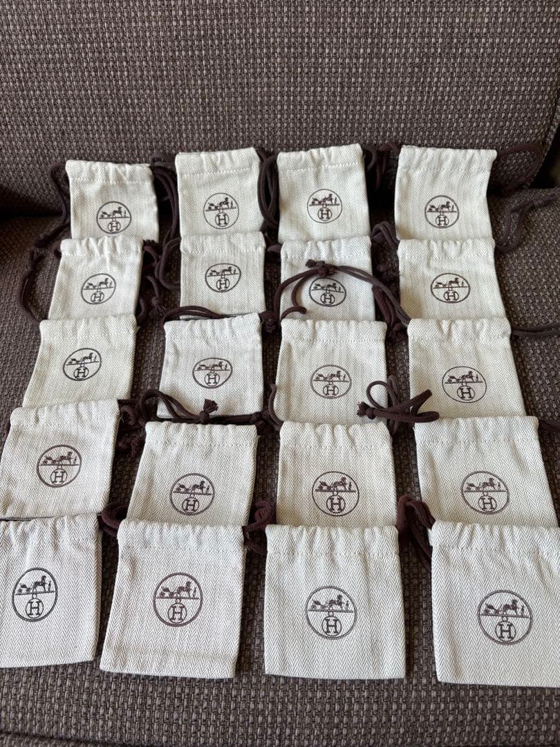 正規品 美品エルメス 巾着 保存袋 ポーチ 小物入れ（9x9cm）20枚セット