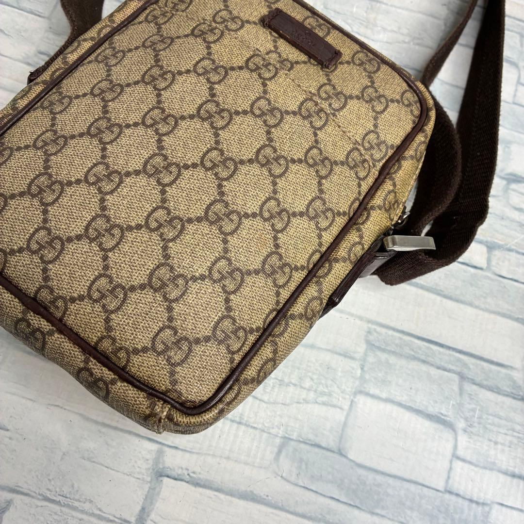 極美品　130 GUCCI グッチ　ショルダーバッグ　レザー　GG柄　rb8