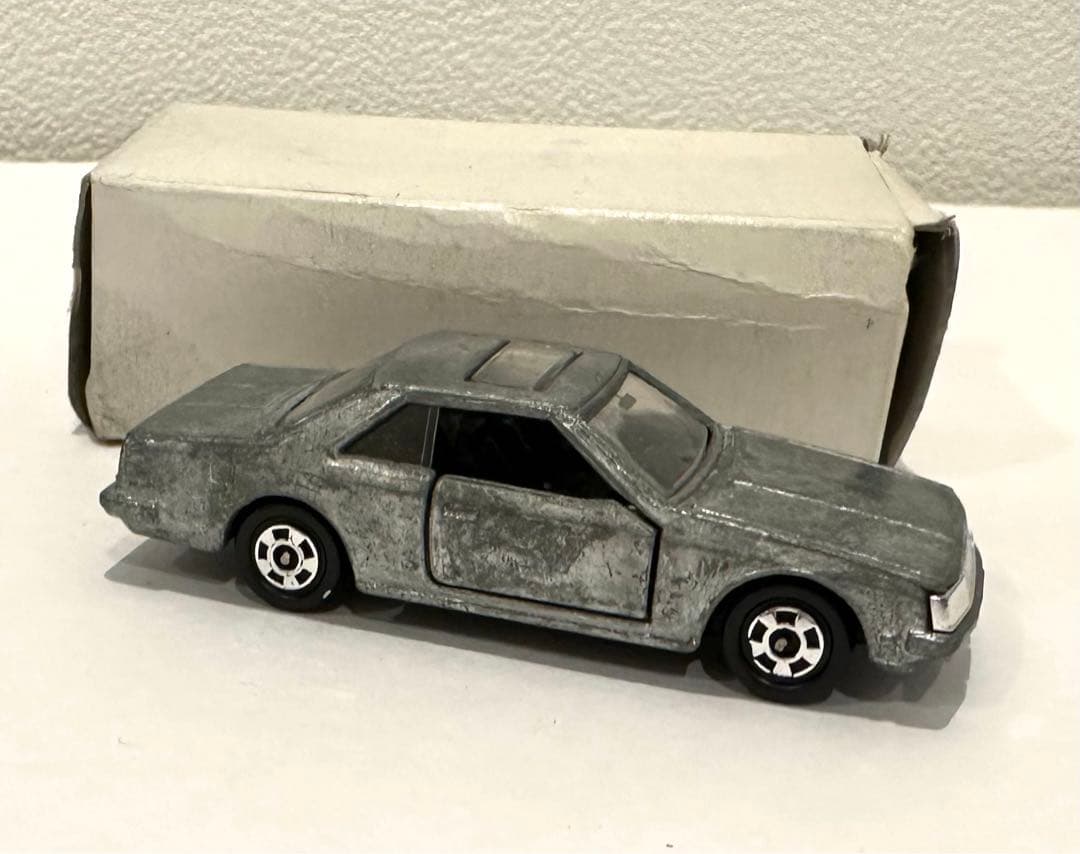 トミカ 日本製 無塗装 ニッサン スカイライン