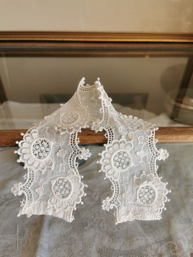 アンティーク ギュピールレース 向日葵刺繍 浮き上る花びら お子様