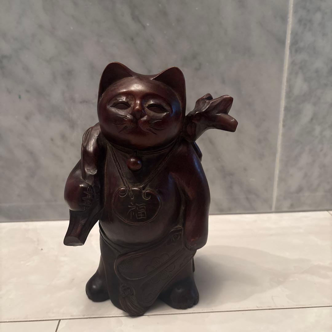 アンティーク平和的な笑顔で幸せやお金を招く一刀彫の布袋さんの