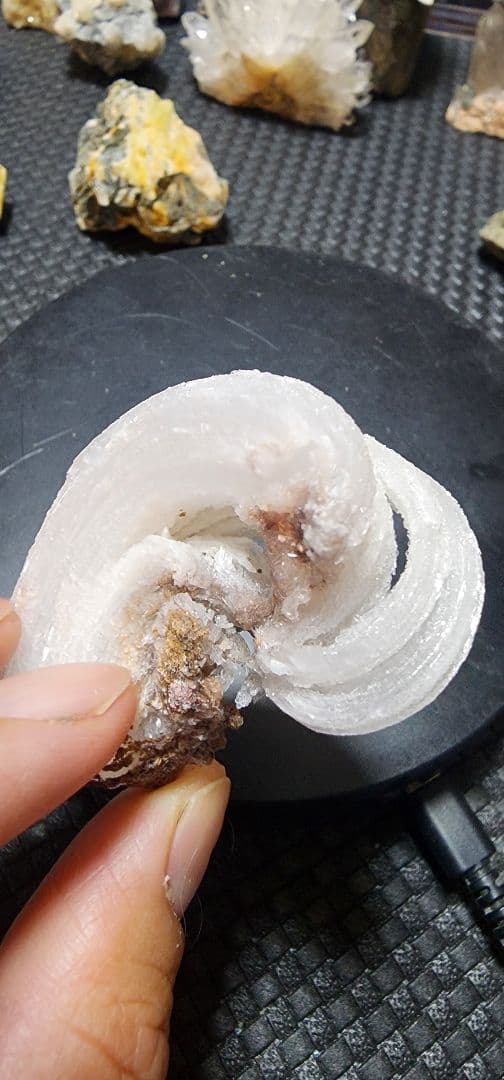 レア○蛍光羊の角セレナイト標本 2セット