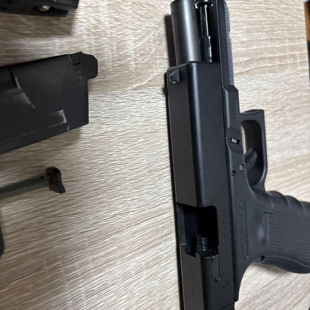 東京マルイ　Glock 17 Gen4 ガスガン マガジン付き　グロック