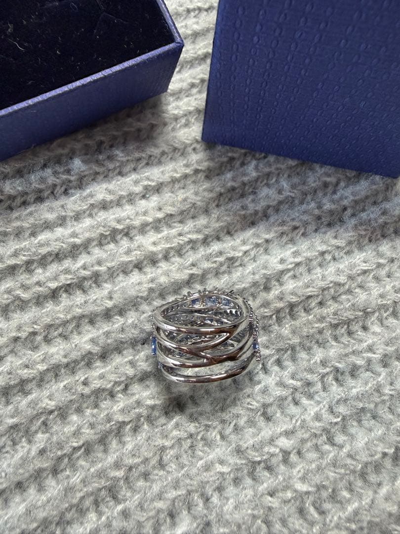 スワロフスキー　twist wrap リング