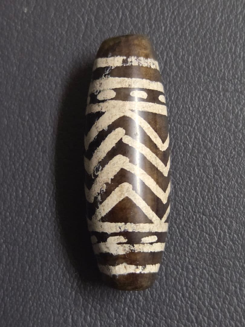 809　天珠　エッチドカーネリアンEched carnelian　！