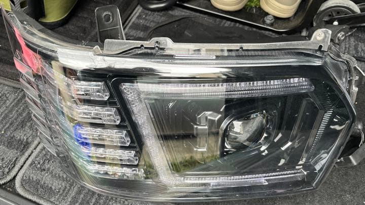 コプラス製 ハイエース シーケンシャルタイプ ヘッドライト L108803414