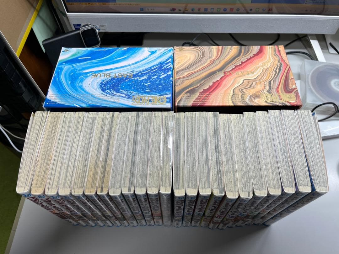 One Piece コミック　第１巻～第１０４巻　ボックス入りセット（ほぼ新品）