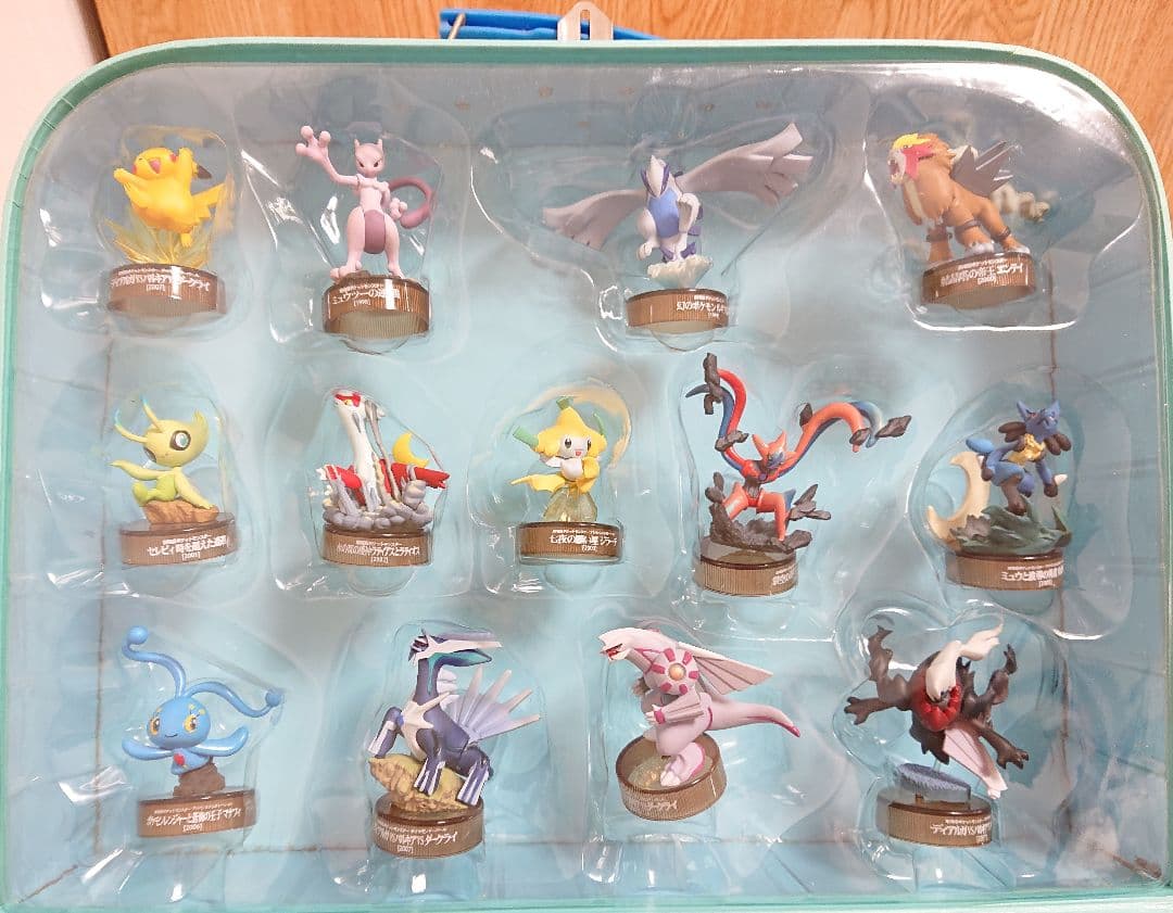 ポケモンフィギュア 映画10周年記念限定品