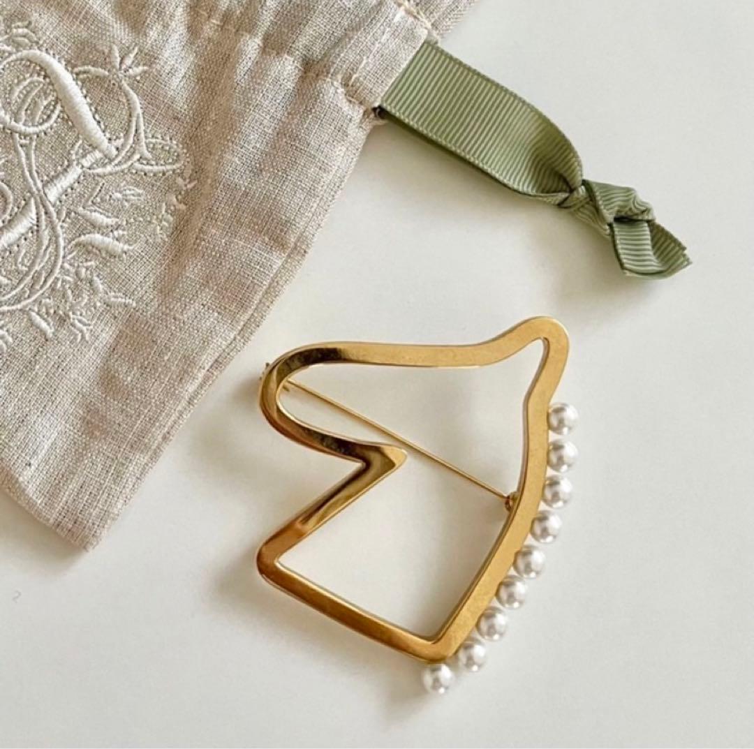 SEVEN TEN by MIHO KAWAHITO ホースブローチ｜お問い合わせもたくさん