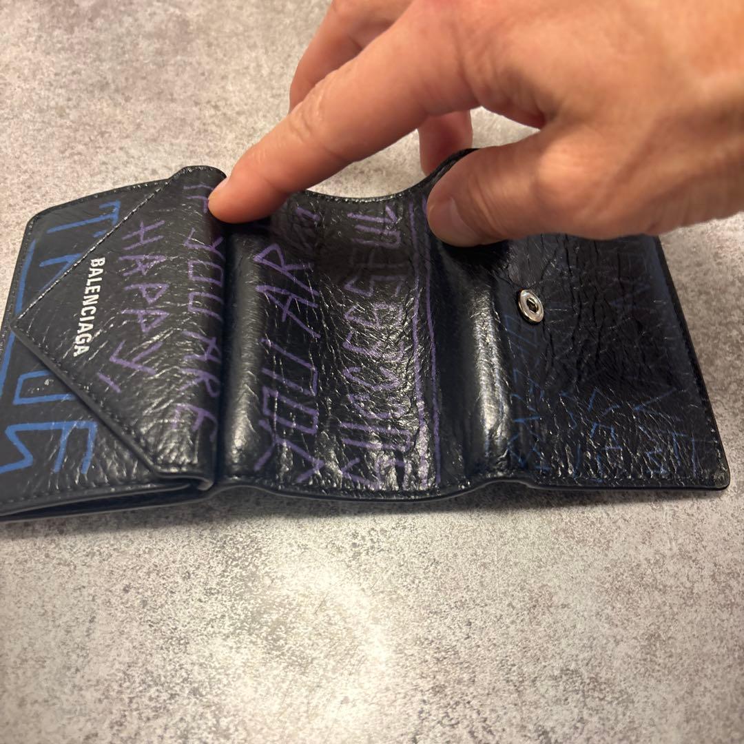 BALENCIAGA グラフィティ 三つ折り財布 - メルカリ
