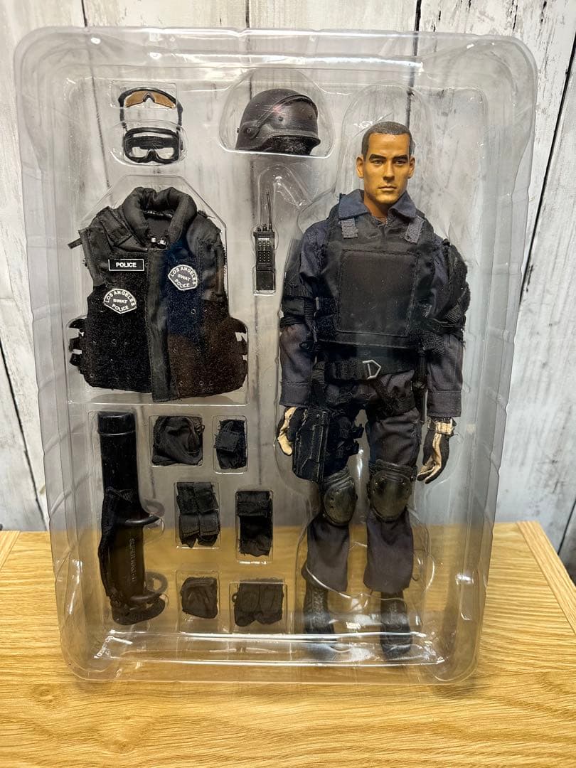 キ*ン様 Hot Toys S.W.A.T ver 2.0 フィギュア　ホットト
