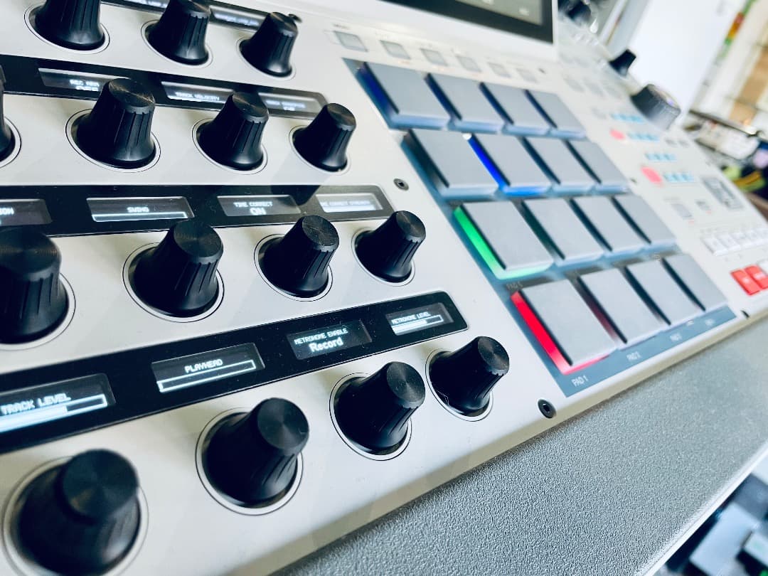 AKAI MPC X 純正カバー付 美品 売り切り 即発送!!