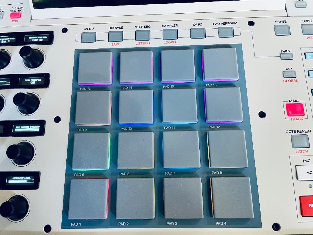 AKAI MPC X 純正カバー付 美品 売り切り 即発送!!