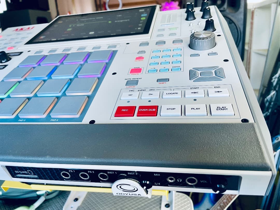 AKAI MPC X 純正カバー付 美品 売り切り 即発送!!