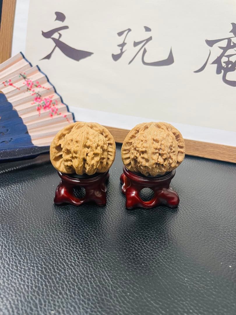 No.341 遊ぶクルミ文玩核桃 精配球形狮子头龟鹤延年核桃 - メルカリ