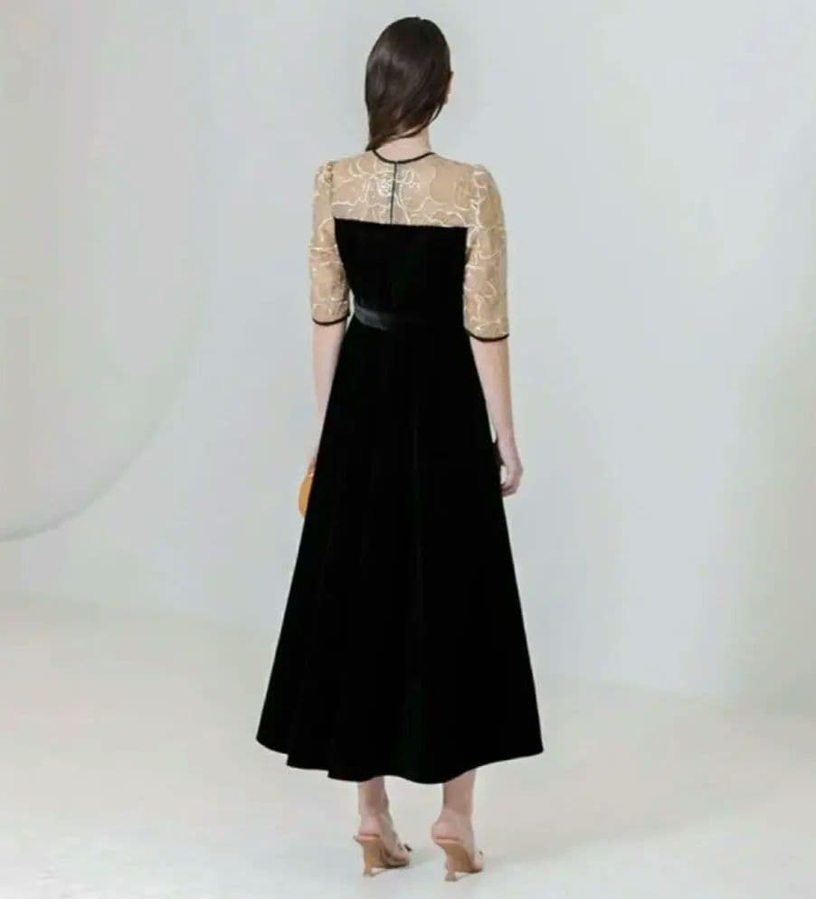 LEJA ビスチェ風 ウエストベルト付 花柄レースキラキラ刺繍 ドレスワンピース