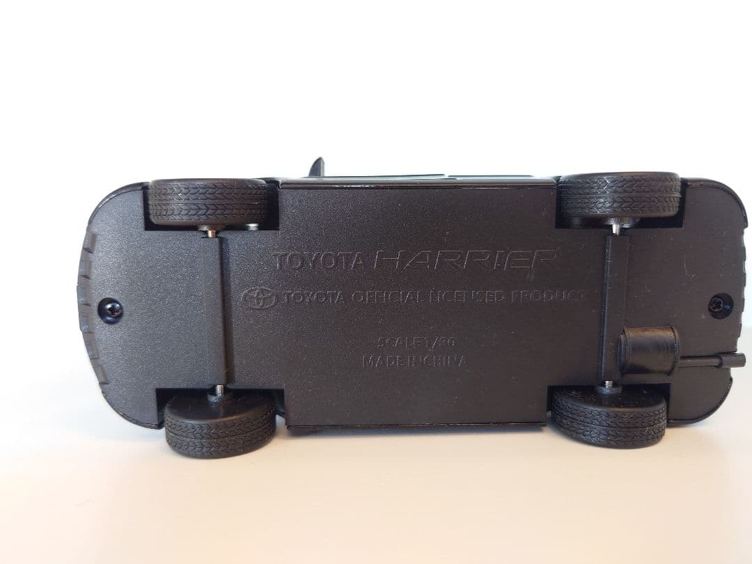 り*ん様 トヨタ　 ハリアー　HARRIER 2代目 1/30 　　202ブラッ