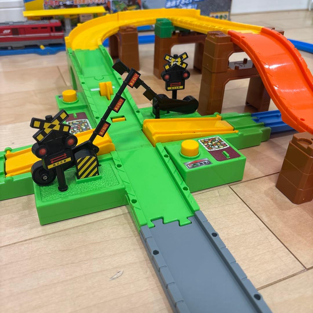 ファイヤーステーション踏切レールセット・トミカタウンまとめ売り