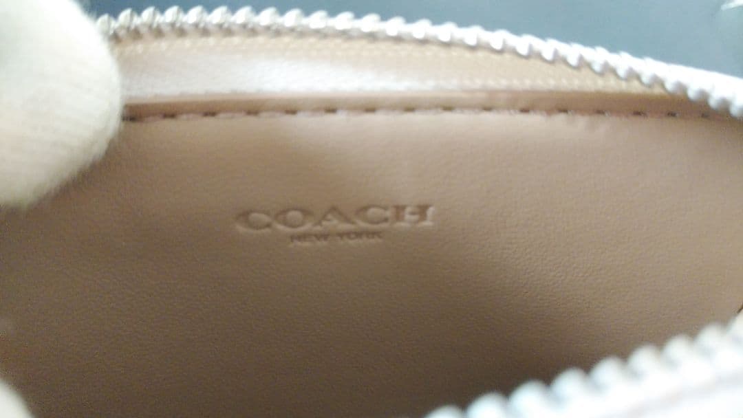 未使用品☆コーチ☆カードケース パスケース ケース ポーチ☆革☆サクランボ