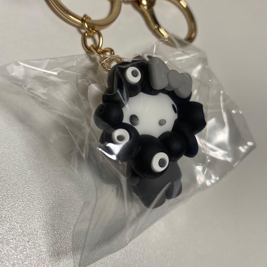 大阪関西万博 サンリオ 黒ミャクミャク ハローキティ キーホルダー