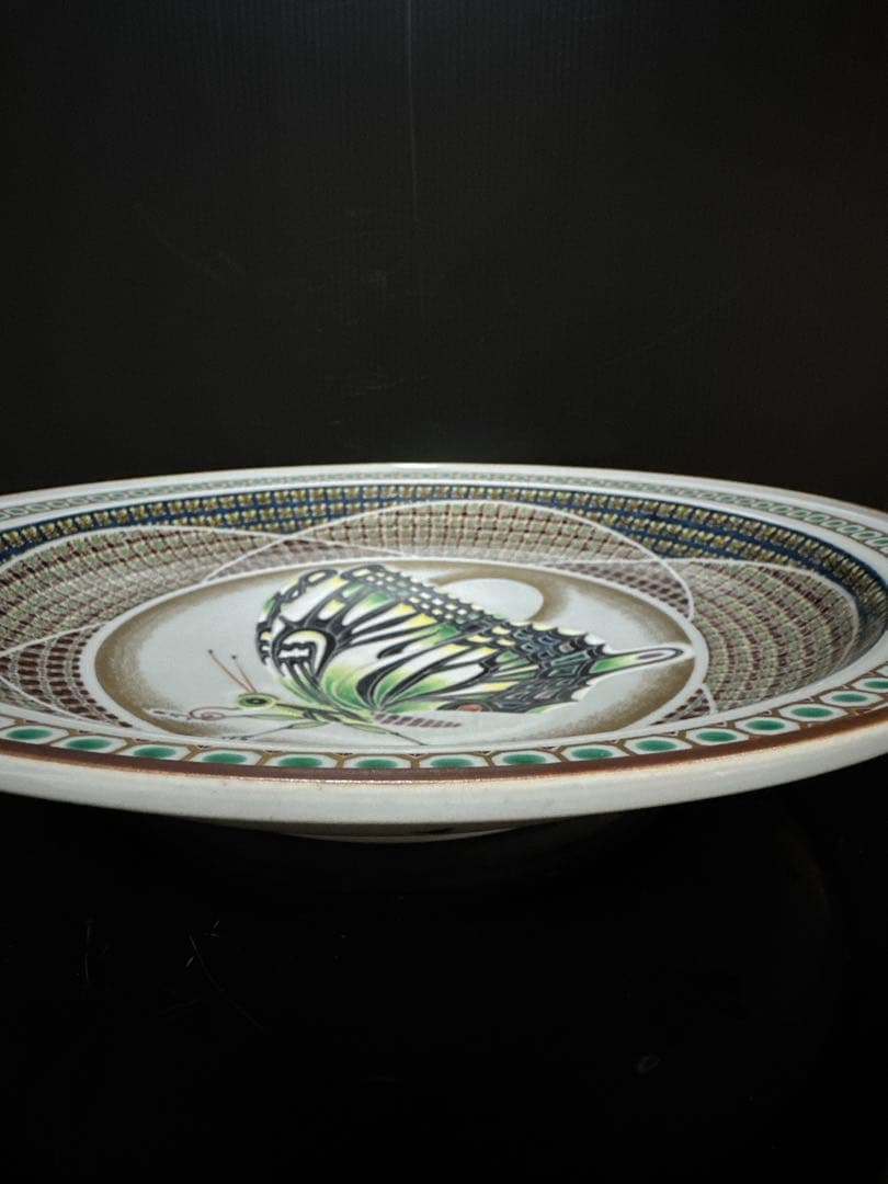 最優品 九谷焼 名人 武腰敏昭 作 色絵小紋蝶図 大皿 飾皿 桐
