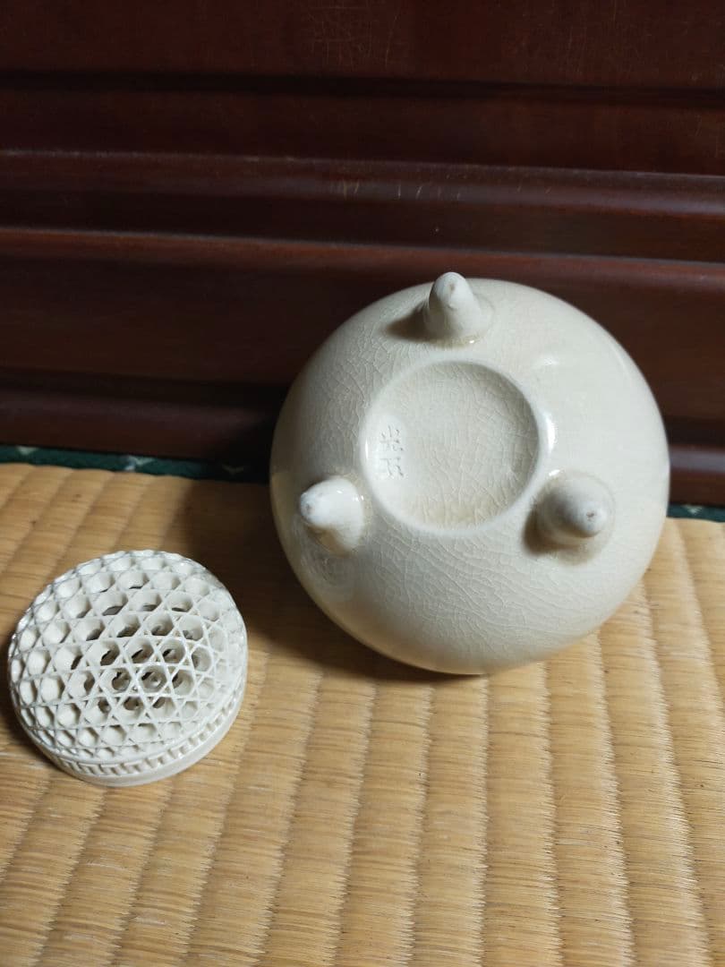 薩摩焼 白磁三足香炉 光石作Yahoo!オークション -「透かし 香炉」(薩摩