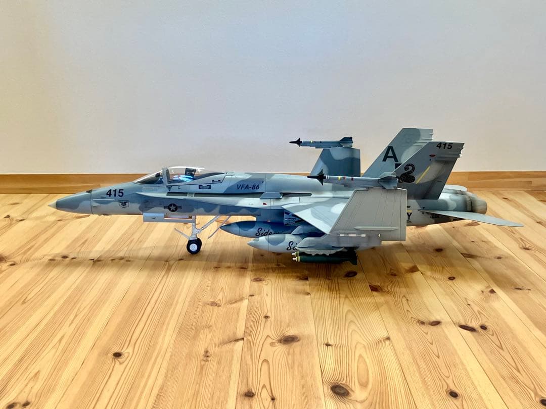 航空機・ヘリコプター bbi 1/18 F/A-18 HORNET