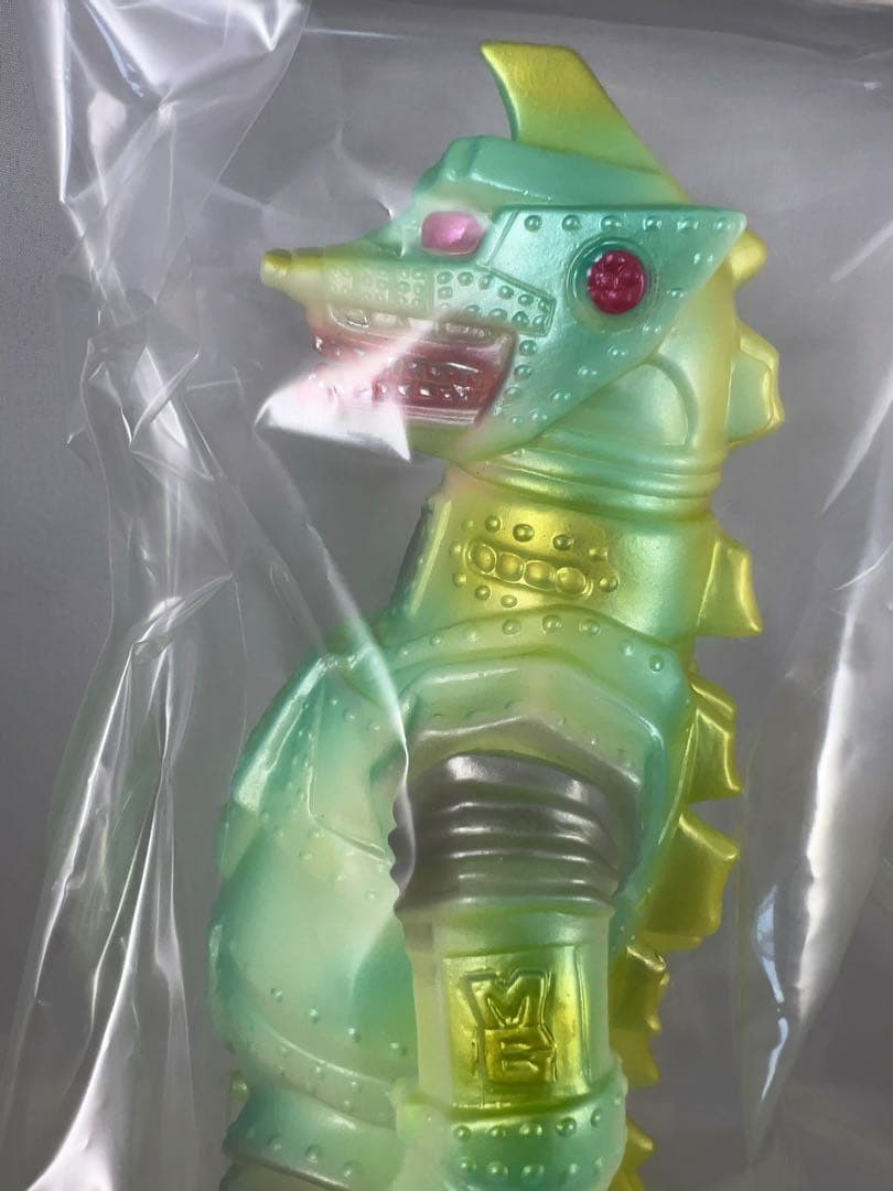 メカゴジラ　スタンダードソフビ　蓄光グリーンver. ブルマァク