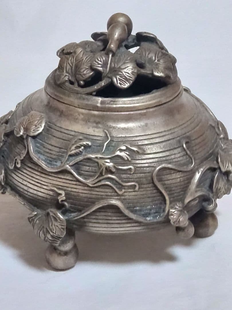 中国美術　骨董　大清年製　三足香炉　置き物