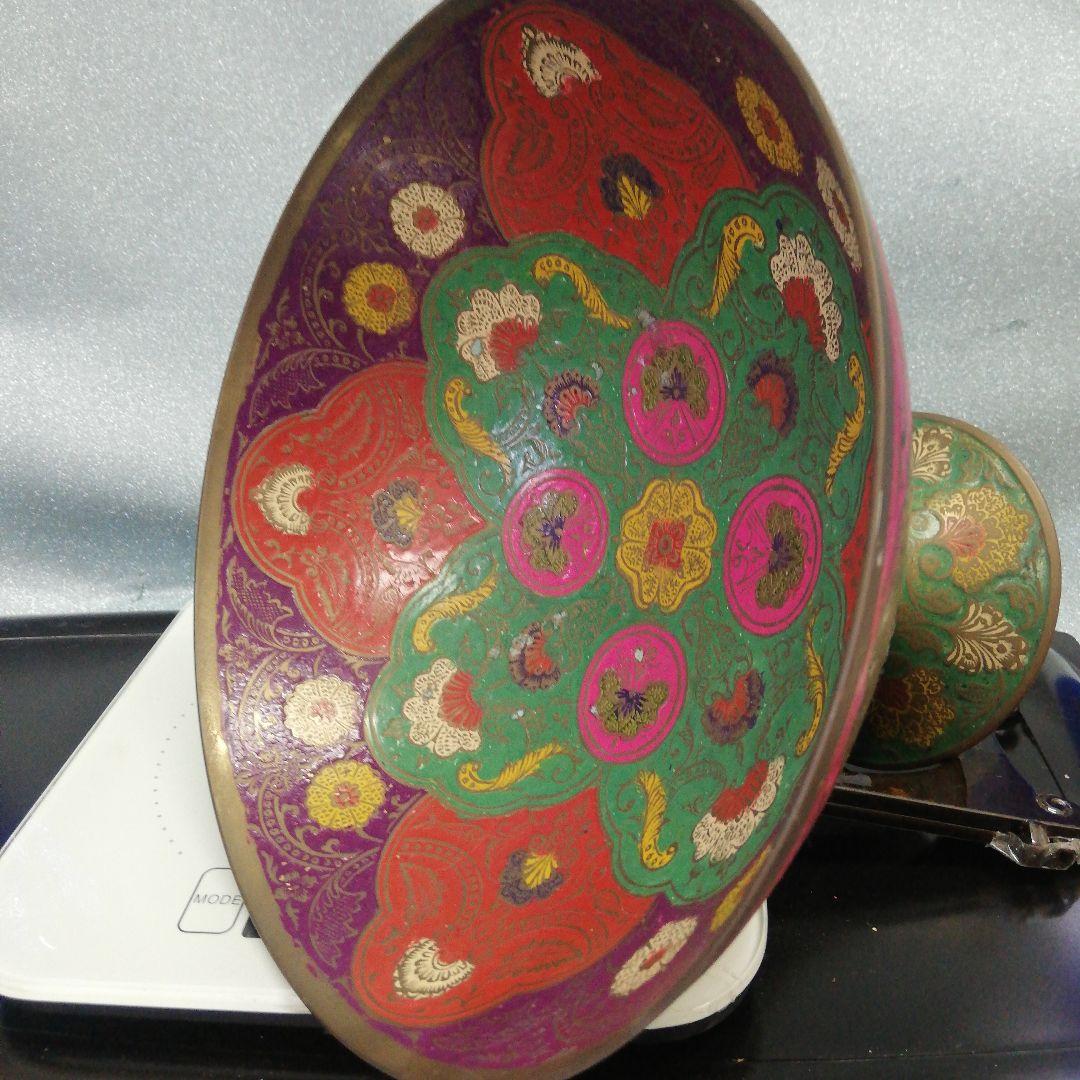 稀少アジアンアンティーク時代彩色孔雀他図柄古銅真鍮製杯台１００年以上前頃当時物