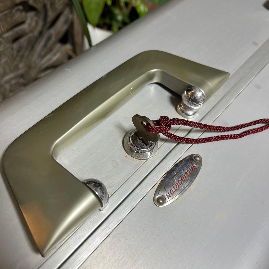 素敵な内装【鍵つき】レア大型赤ハリバートンゼロハリバートン