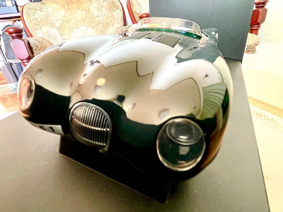 価格変更 1/18 オートアート ジャガーCタイプブリティッシュグリーン未展示品