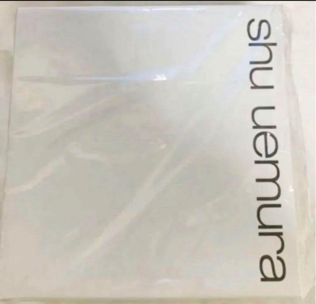 シュウウエムラ　ジョジョの奇妙な冒険　メイクアップボックス