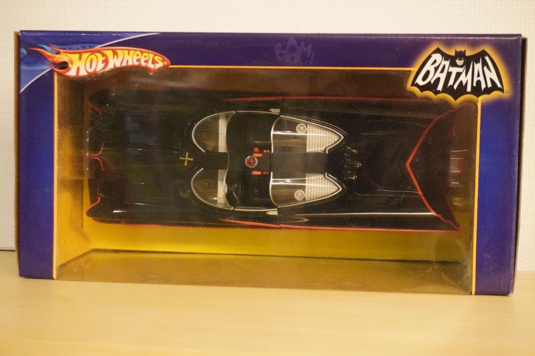 ミニカー Hot Wheels 1966 TV Series Batmobile 1:18