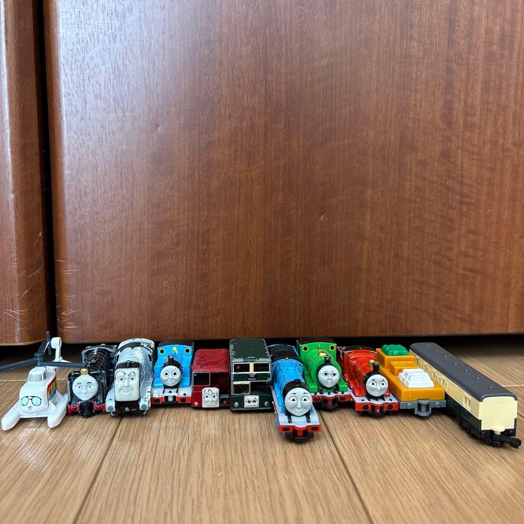 トーマス ミニカー41個&操車場セット