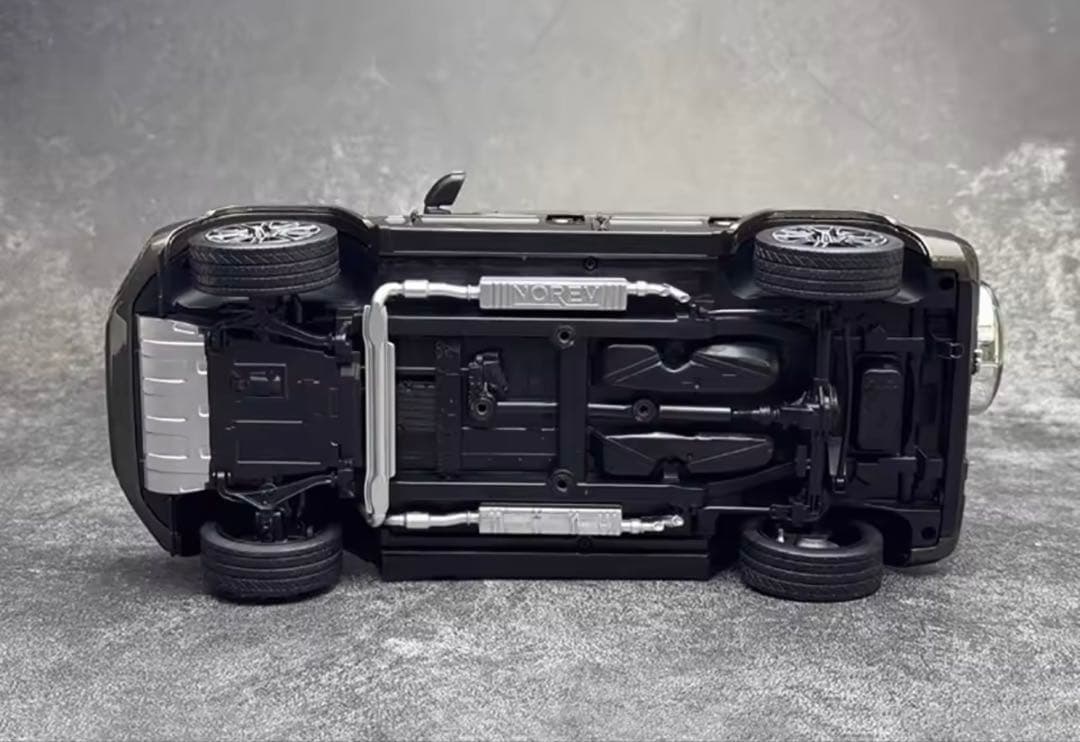 1/18 Mercedes G-Class NOREVミニカー レッド