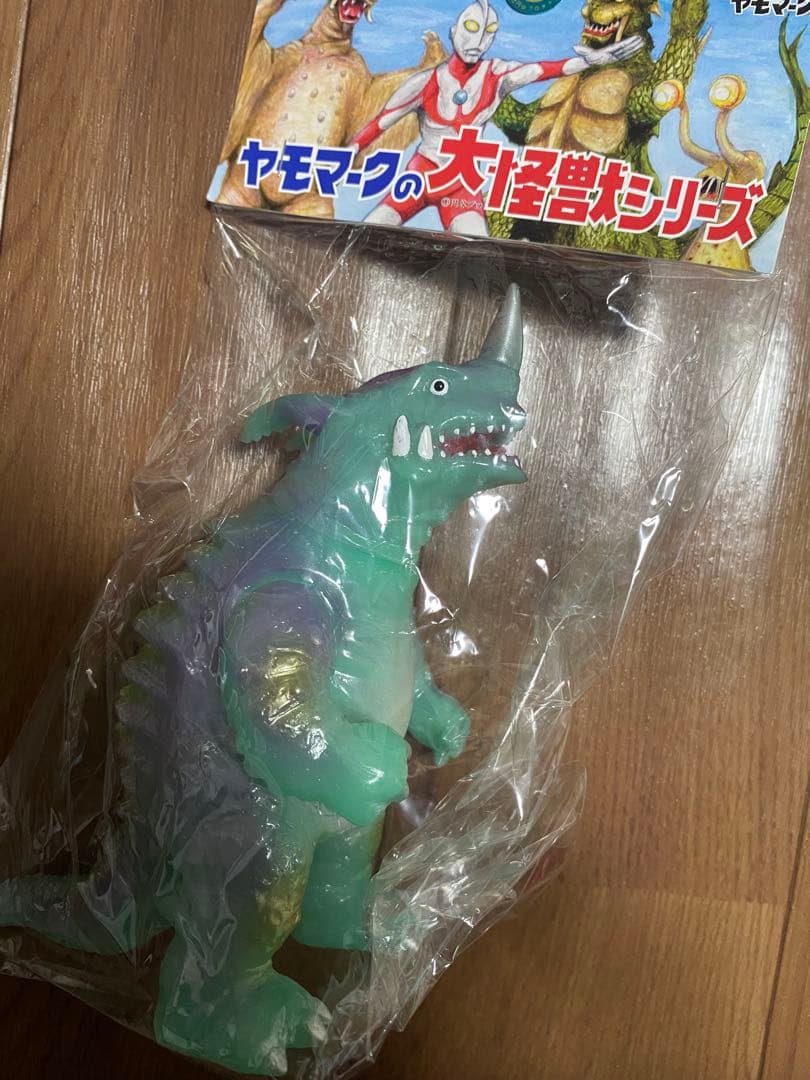 ヤモマーク　ネロンガ ソフビ ウルトラマン　フィギュア