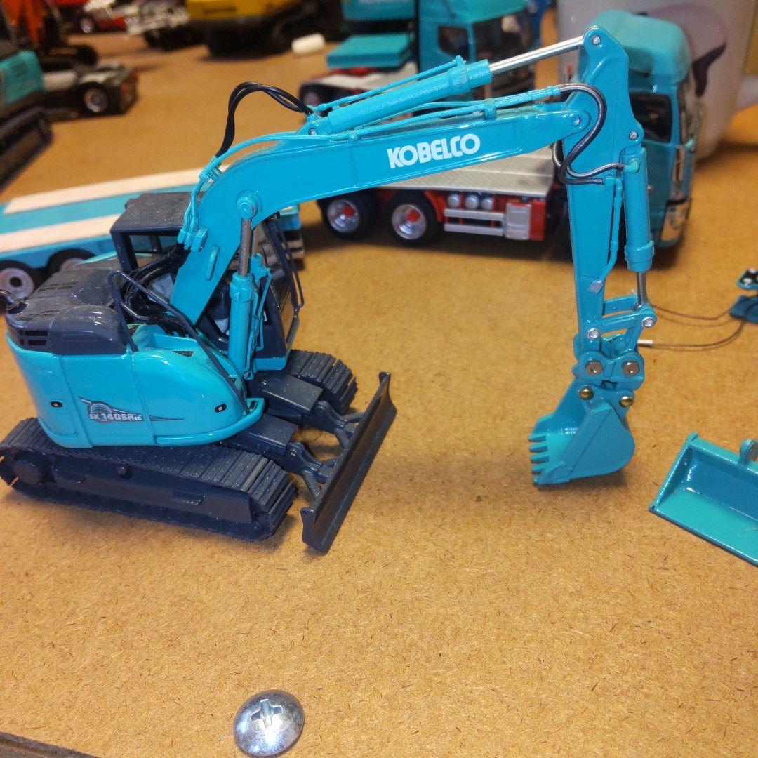 コベルコ建機　SK140SRLC クイックヒッチ法バケセット　1/50