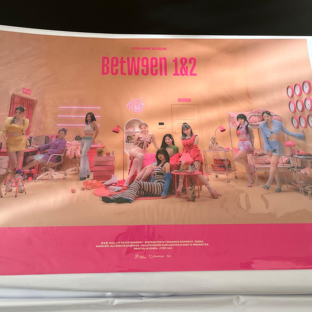 TWICE ポスターセット（8種類） - メルカリ