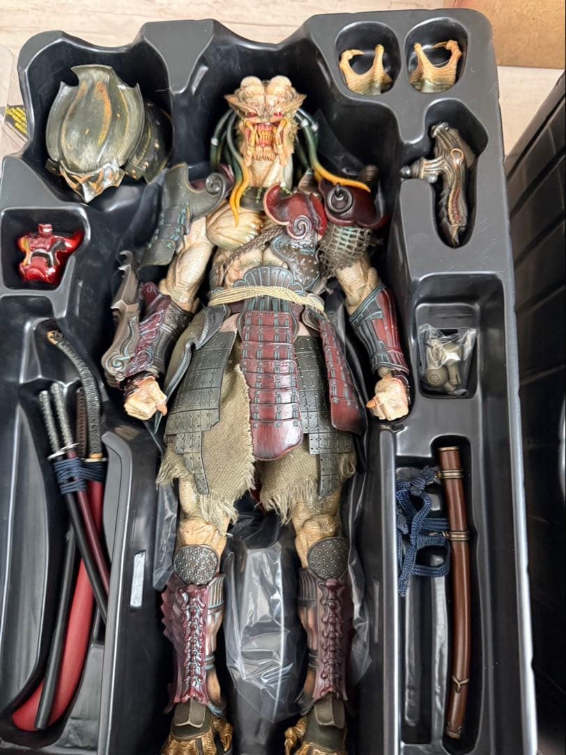 ホットトイズ　サムライプレデター