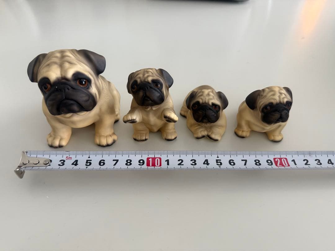 【イタリア　ドマン製】パグ フィギュリン 親子4体セット　陶器　置物Demain