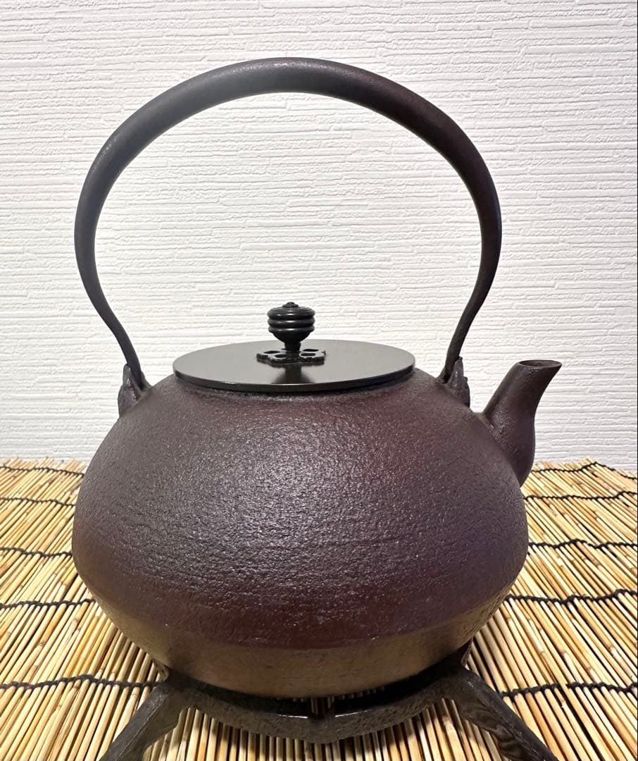 未使用、山形水沢 菊池浄慶作 １８型糸目肌　南部鉄瓶　南部鉄器　鉄瓶　調理器具