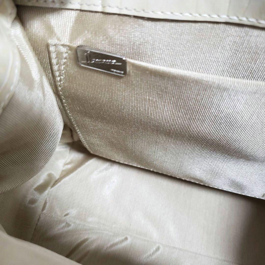 傳濱野 HAMANO 濱野 クロコ 型押しパールホワイト南京錠ハンドバッグ 美品